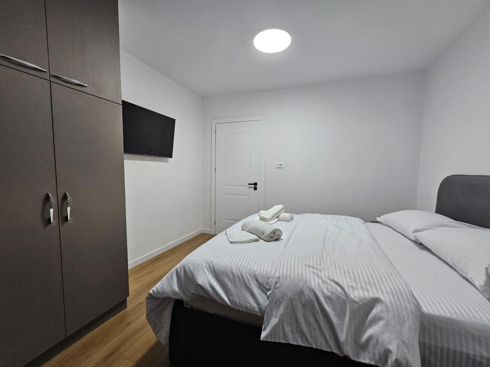 טיראנה Elois Luxury Apartment מראה חיצוני תמונה