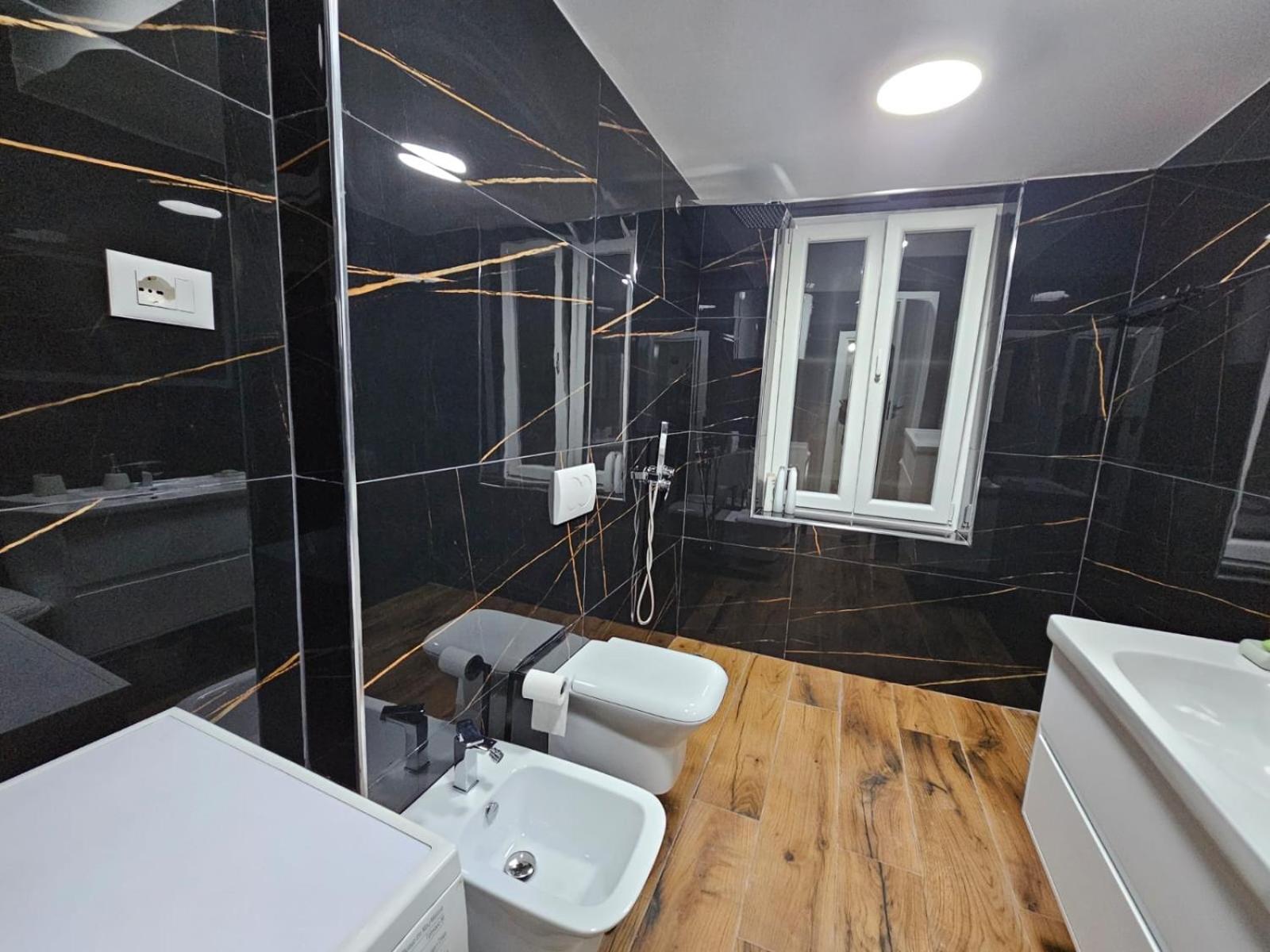 טיראנה Elois Luxury Apartment מראה חיצוני תמונה